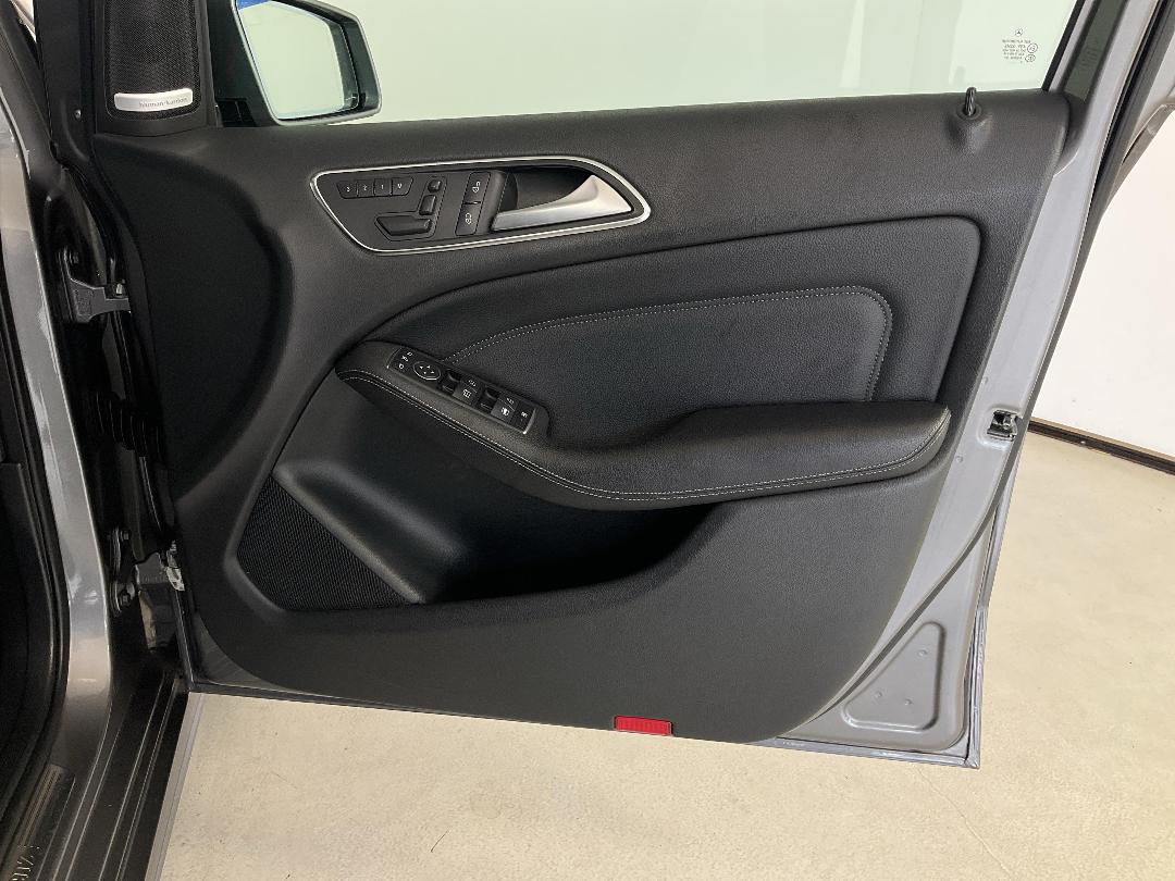 Photo '15' of Mercedes-Benz B-Class