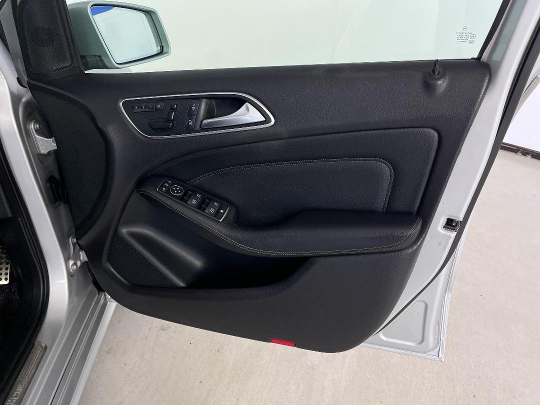 Photo '15' of Mercedes-Benz B180