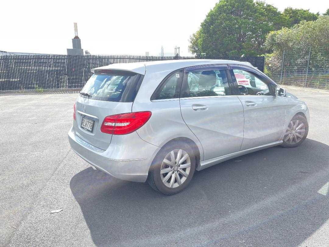 Photo '6' of Mercedes-Benz B180 Photo '6' of Mercedes-Benz B180