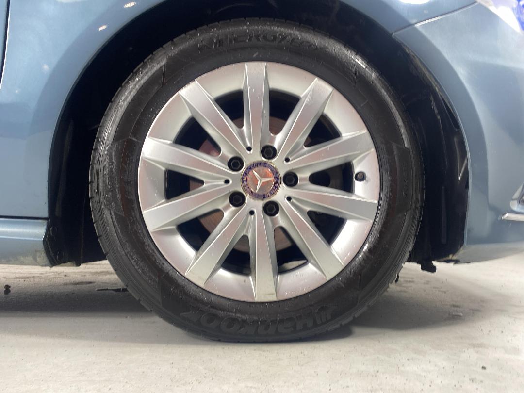 Photo '9' of Mercedes-Benz B180 Photo '9' of Mercedes-Benz B180