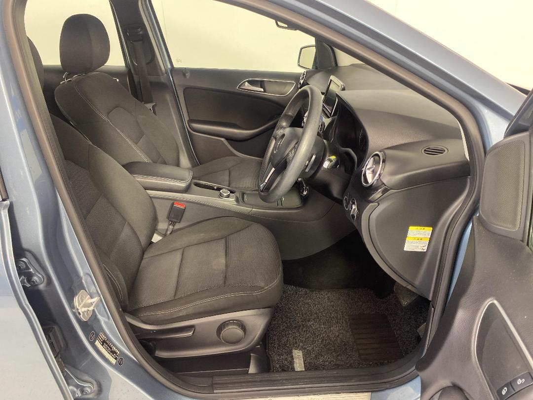 Photo '16' of Mercedes-Benz B180 Photo '16' of Mercedes-Benz B180