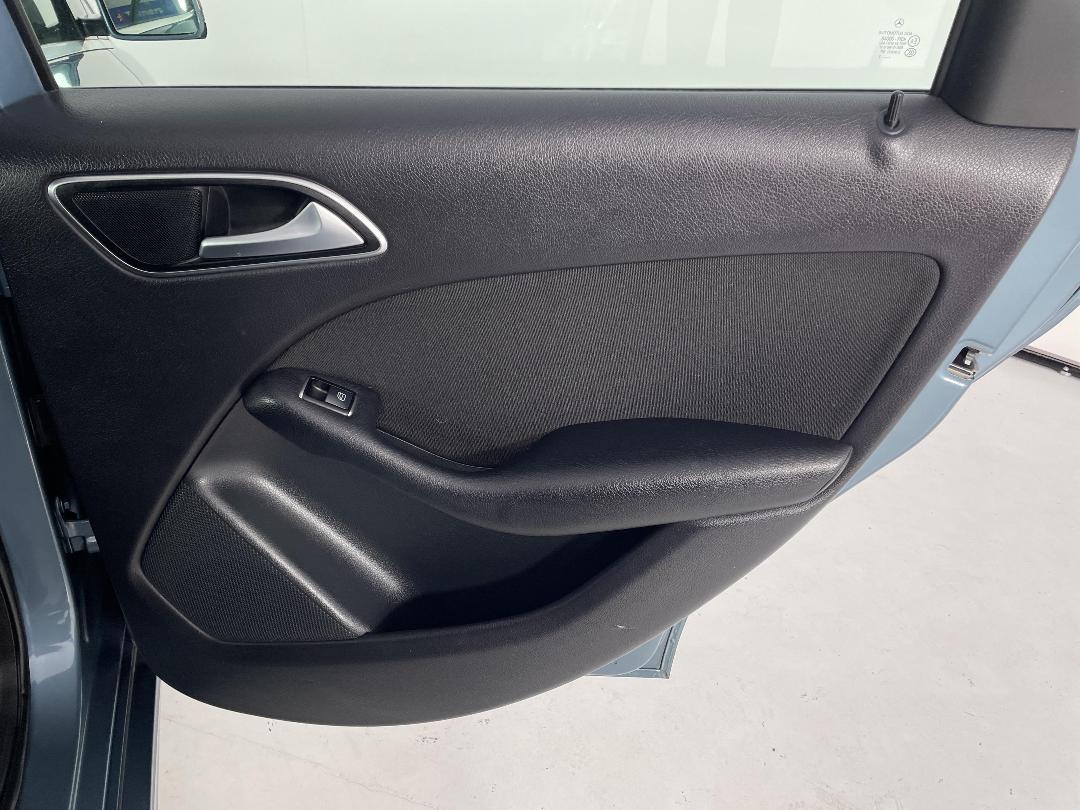 Photo '19' of Mercedes-Benz B180