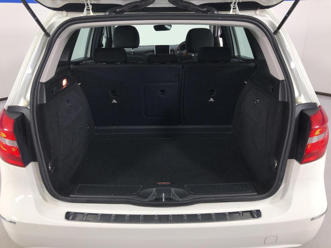 Photo '14' of Mercedes-Benz B180