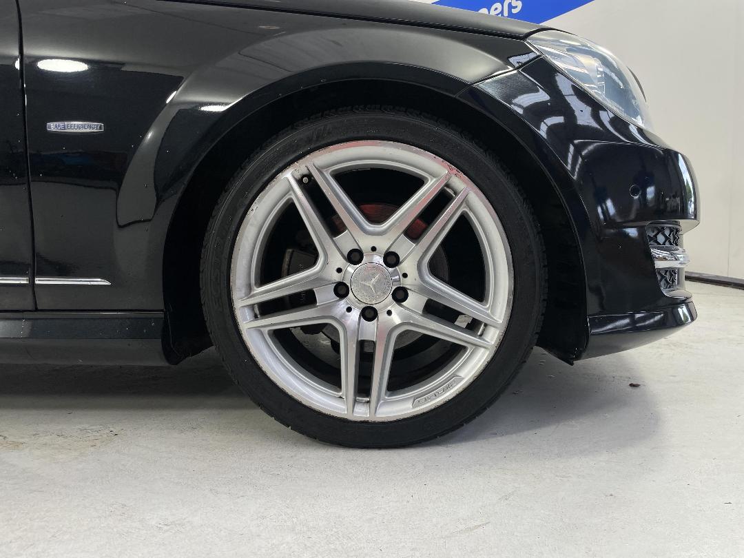 Photo '9' of Mercedes-Benz C-Class