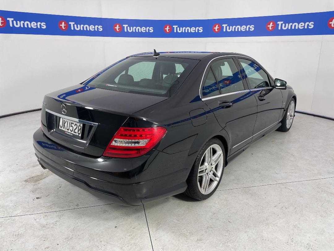 Photo '7' of Mercedes-Benz C-Class