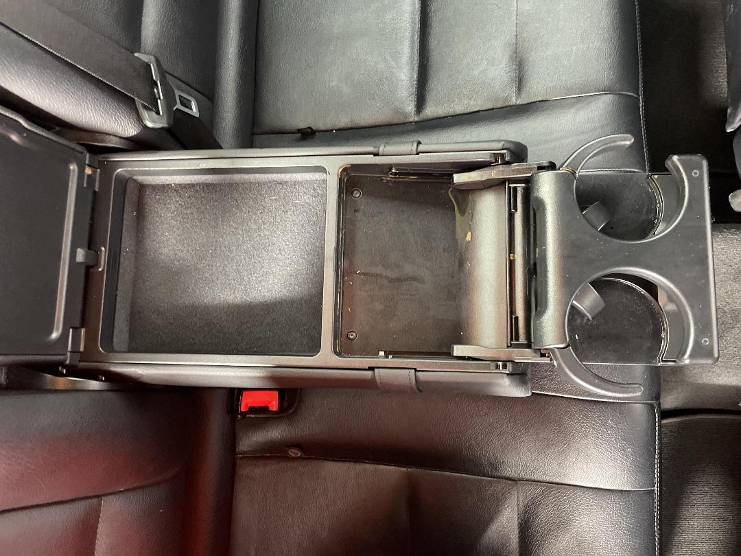 Photo '24' of Mercedes-Benz C-Class