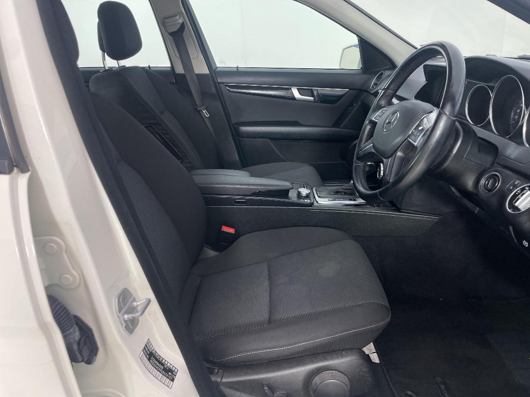 Photo '16' of Mercedes-Benz C180