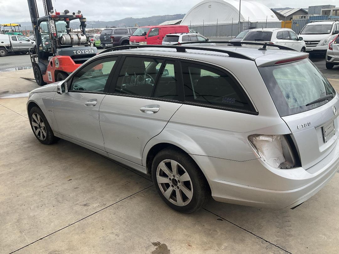 Photo '3' of Mercedes-Benz C180 Photo '3' of Mercedes-Benz C180