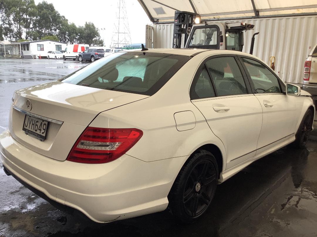 Photo '5' of Mercedes-Benz C180 Photo '5' of Mercedes-Benz C180