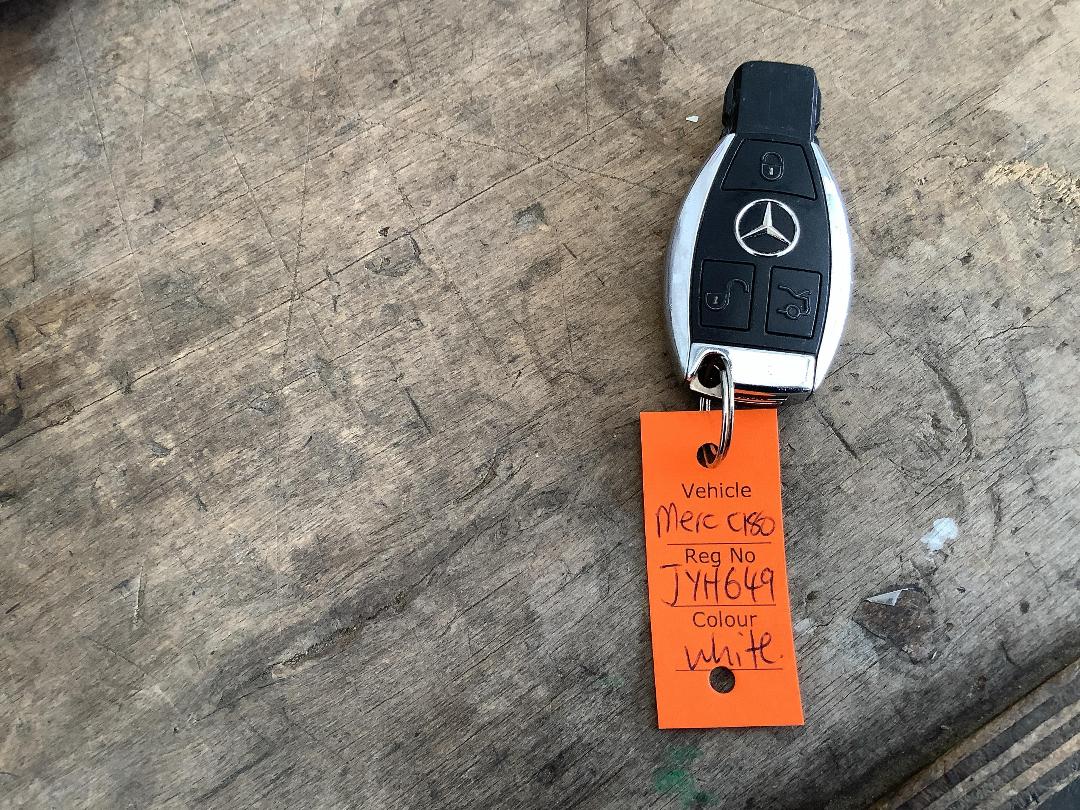 Photo '14' of Mercedes-Benz C180 Photo '14' of Mercedes-Benz C180