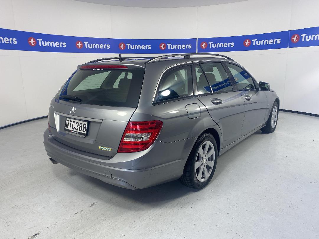 Photo '7' of Mercedes-Benz C200