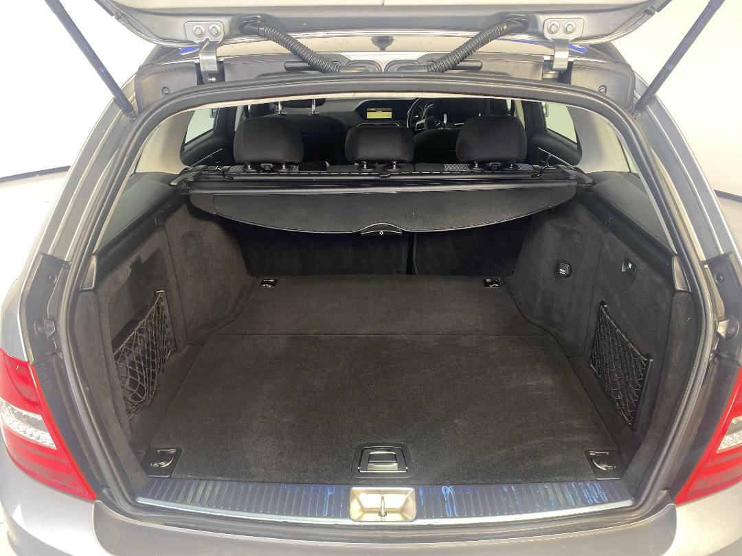 Photo '14' of Mercedes-Benz C200