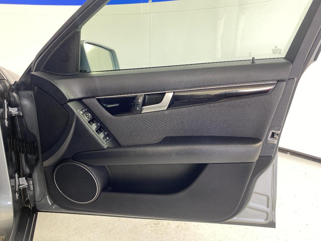 Photo '15' of Mercedes-Benz C200