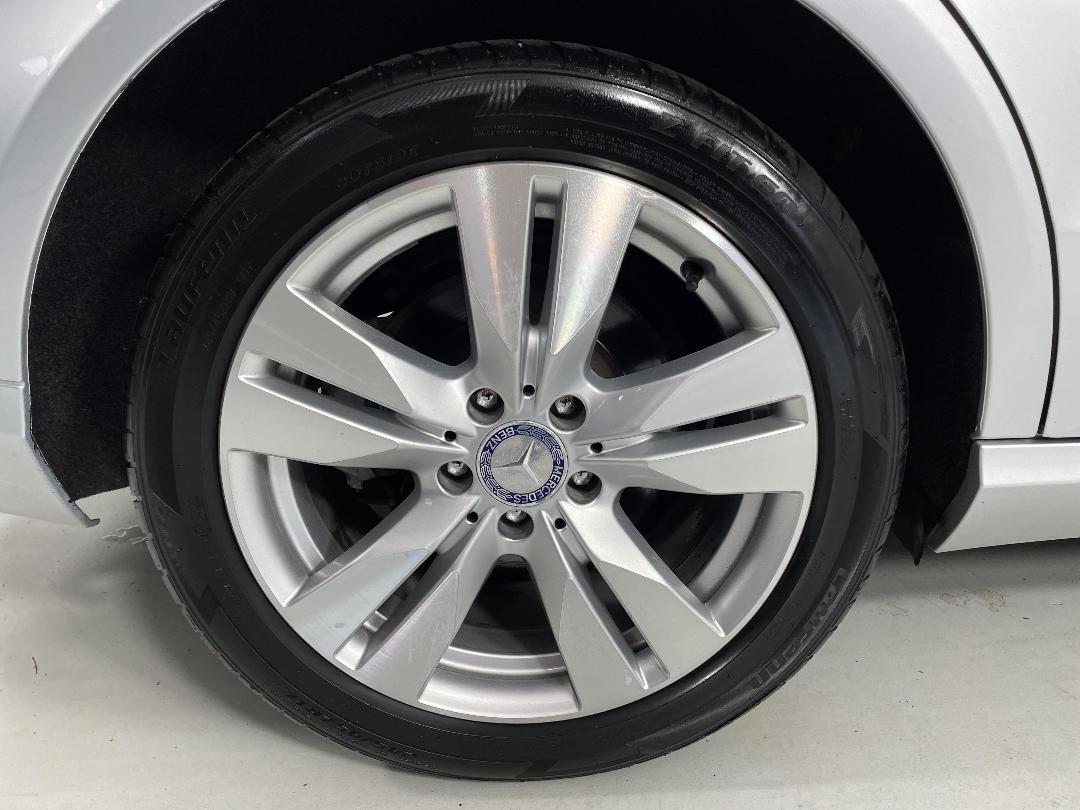 Photo '12' of Mercedes-Benz E-Class