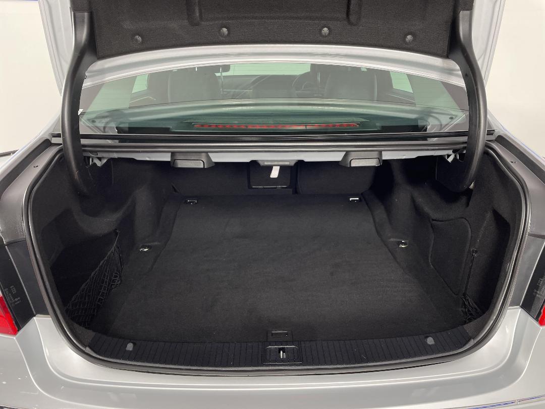 Photo '14' of Mercedes-Benz E-Class