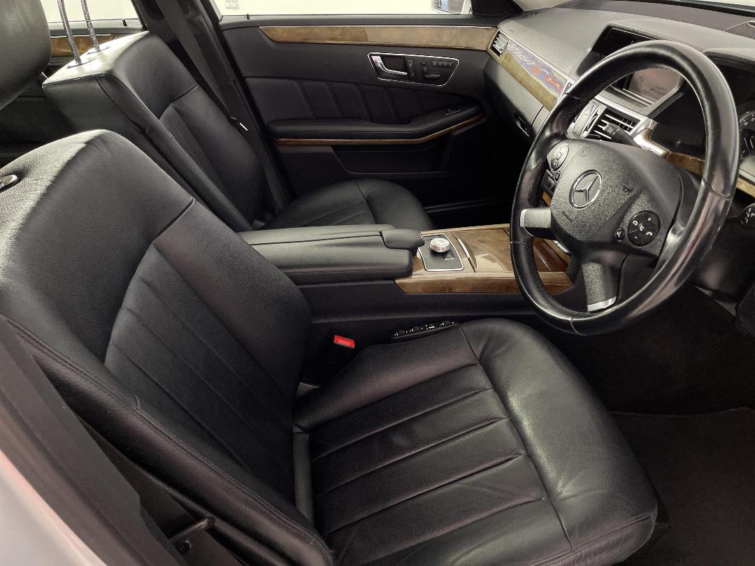 Photo '16' of Mercedes-Benz E-Class