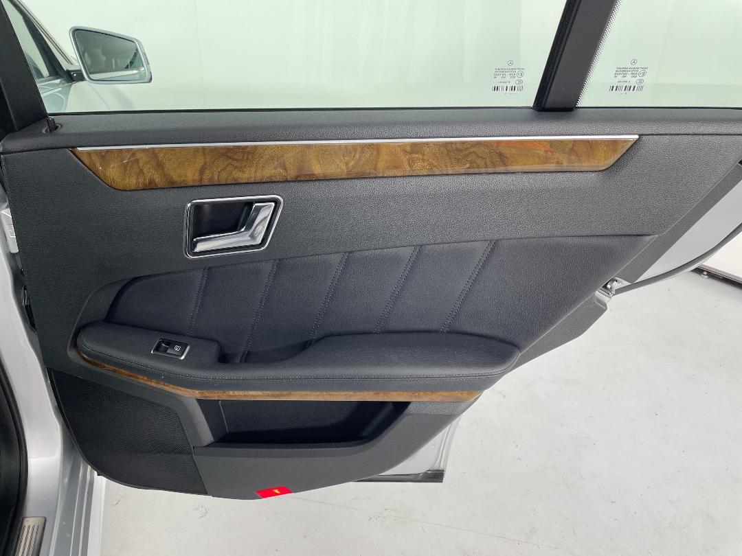 Photo '19' of Mercedes-Benz E-Class