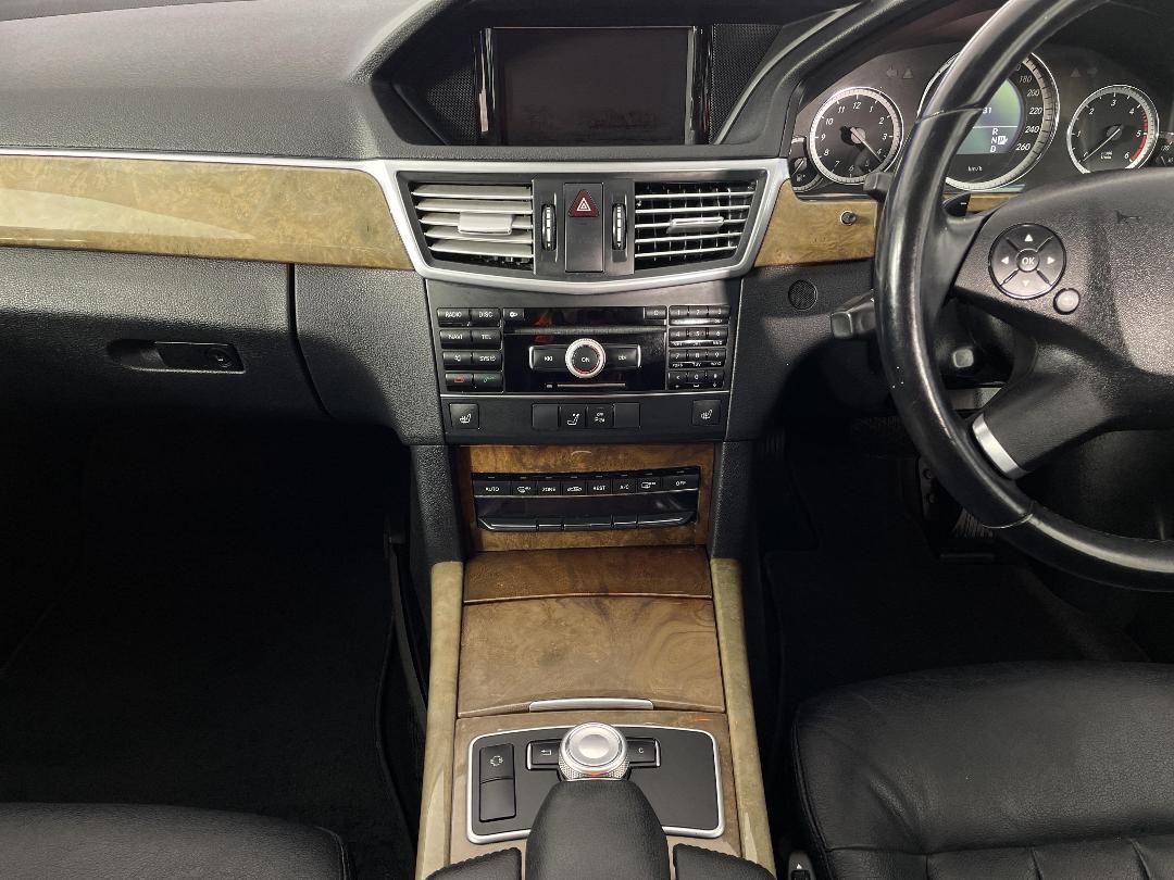 Photo '18' of Mercedes-Benz E-Class