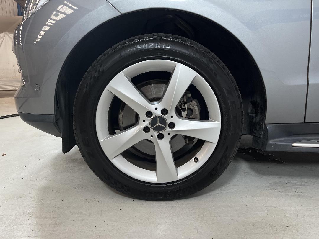 Photo '10' of Mercedes-Benz M-Class Photo '10' of Mercedes-Benz M-Class