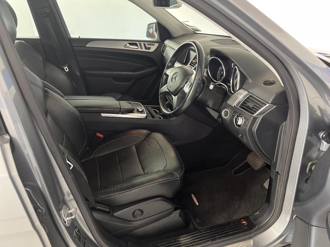 Photo '16' of Mercedes-Benz M-Class Photo '16' of Mercedes-Benz M-Class