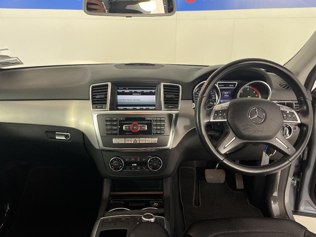 Photo '17' of Mercedes-Benz M-Class Photo '17' of Mercedes-Benz M-Class