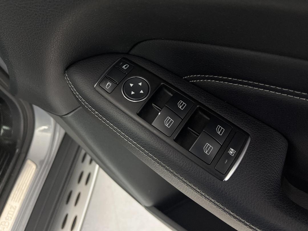 Photo '23' of Mercedes-Benz M-Class Photo '23' of Mercedes-Benz M-Class