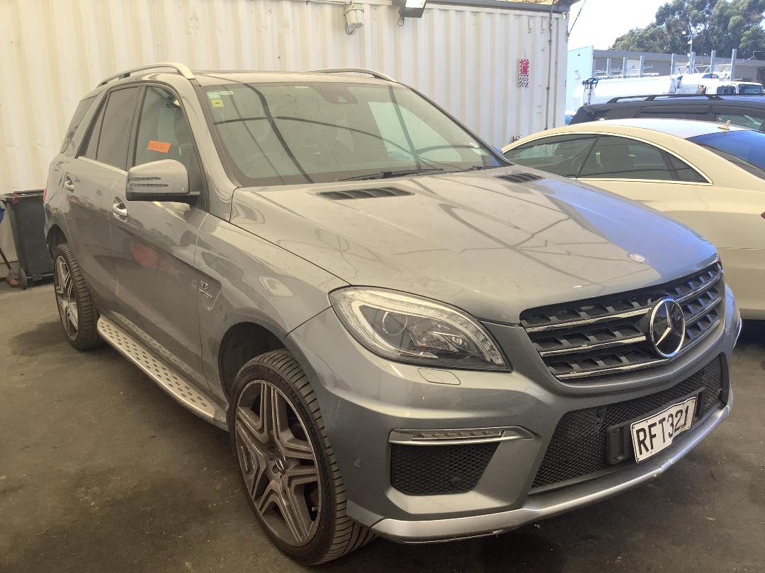 Photo '3' of Mercedes-Benz M-Class ML 63 AMG