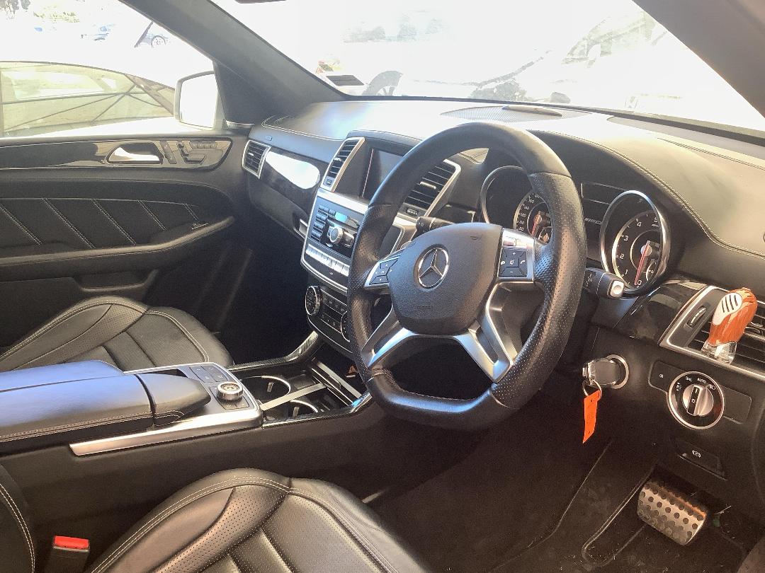 Photo '15' of Mercedes-Benz M-Class ML 63 AMG