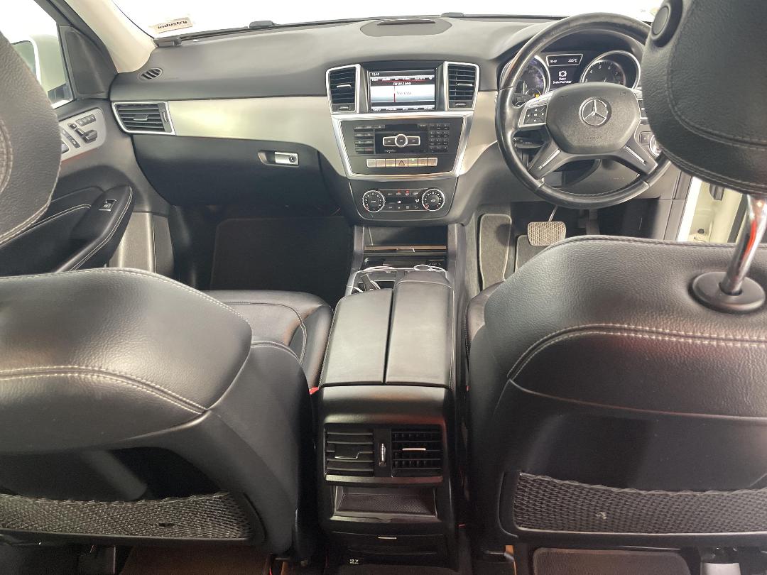 Photo '18' of Mercedes-Benz Ml350