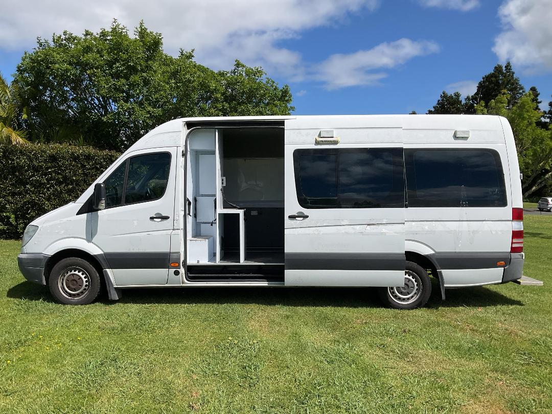 Photo '11' of Mercedes-Benz Sprinter VAN 313 CDI 4325L Ambulance