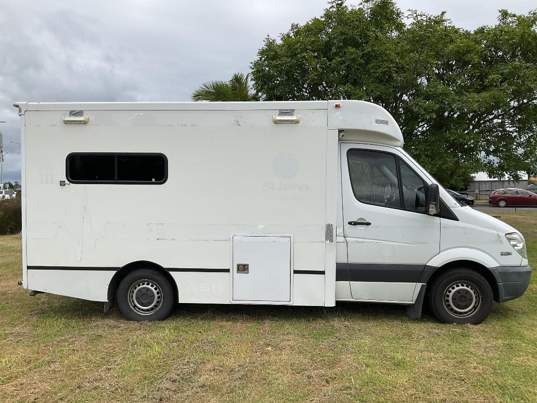 Photo '3' of Mercedes-Benz Sprinter C/C 319 CDI 3665 S Ambulance