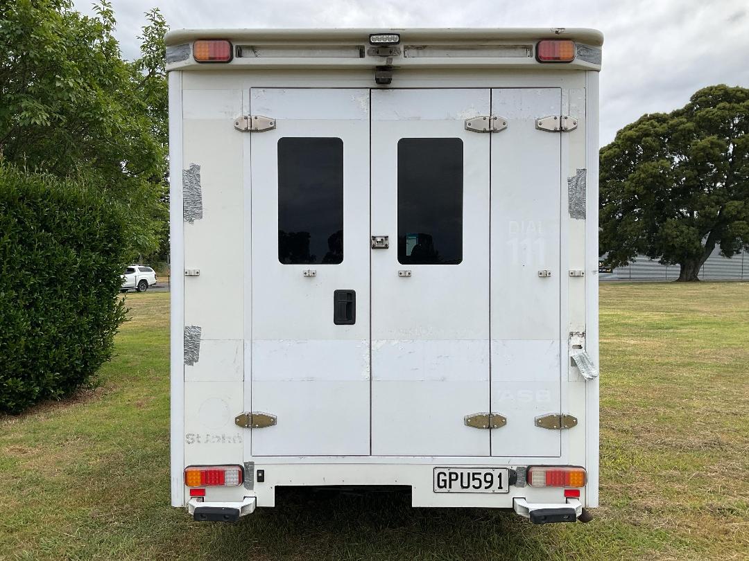 Photo '6' of Mercedes-Benz Sprinter C/C 319 CDI 3665 S Ambulance