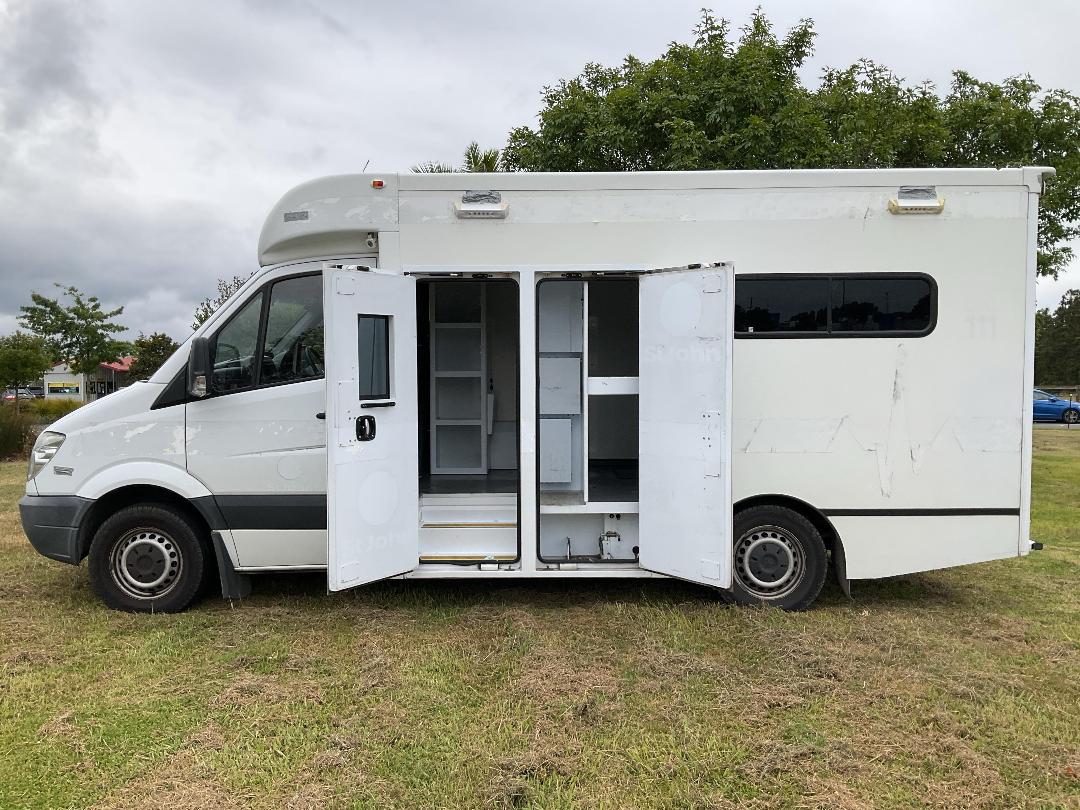 Photo '13' of Mercedes-Benz Sprinter C/C 319 CDI 3665 S Ambulance