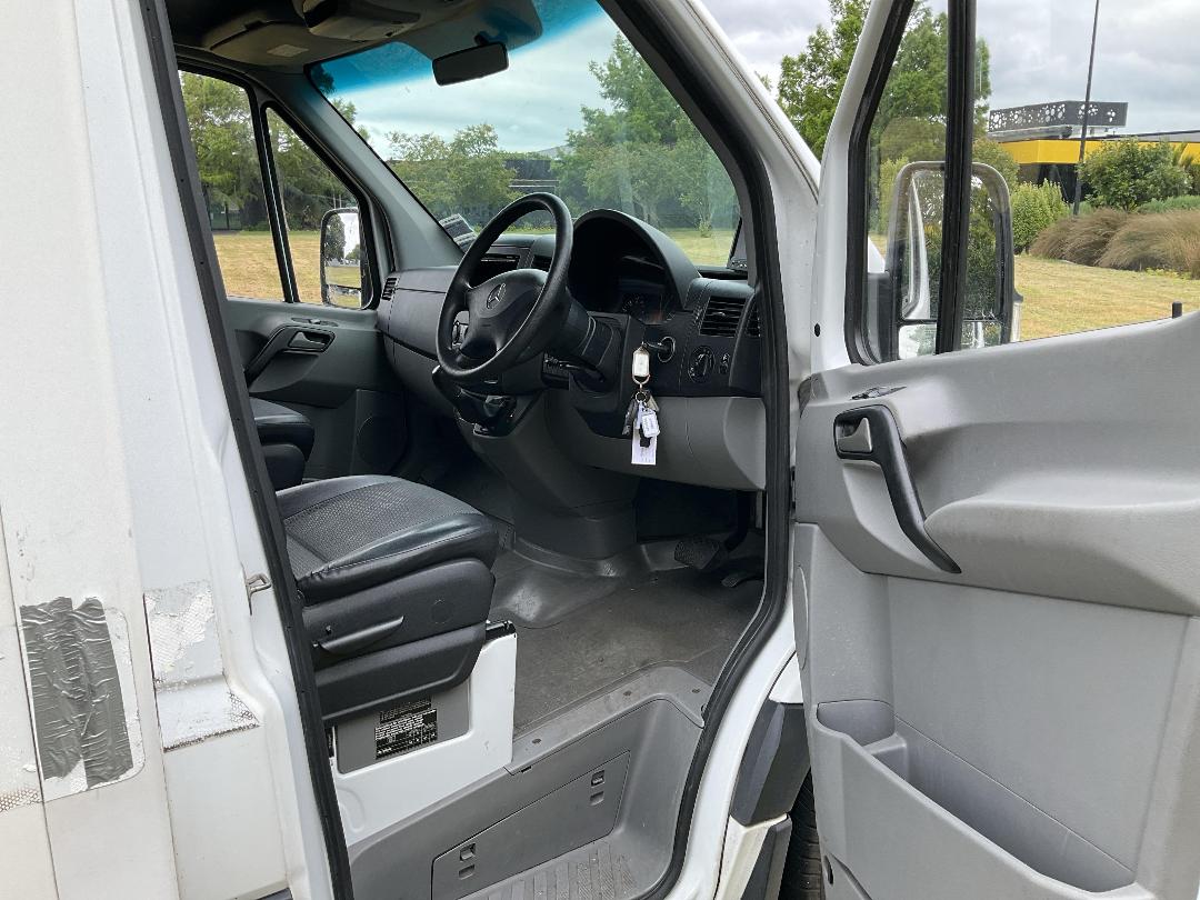 Photo '16' of Mercedes-Benz Sprinter C/C 319 CDI 3665 S Ambulance