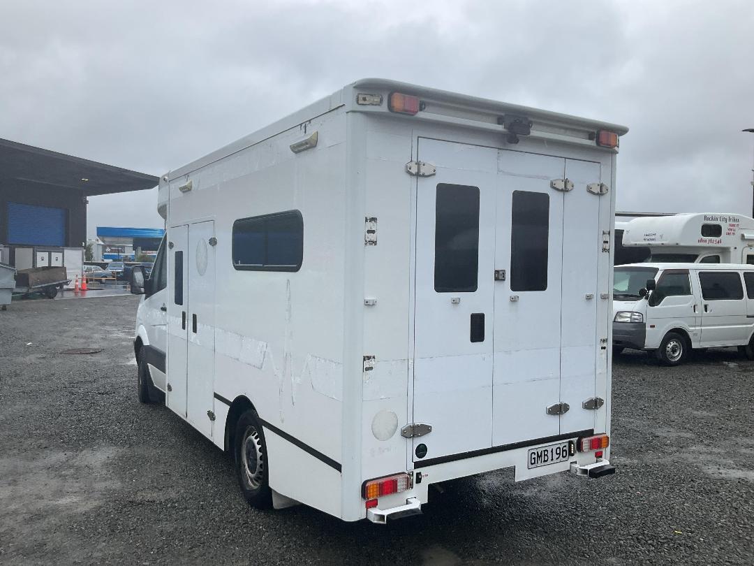Photo '4' of Mercedes-Benz Sprinter C/C 319 CDI 3665 S Ambulance Photo '4' of Mercedes-Benz Sprinter C/C 319 CDI 3665 S Ambulance
