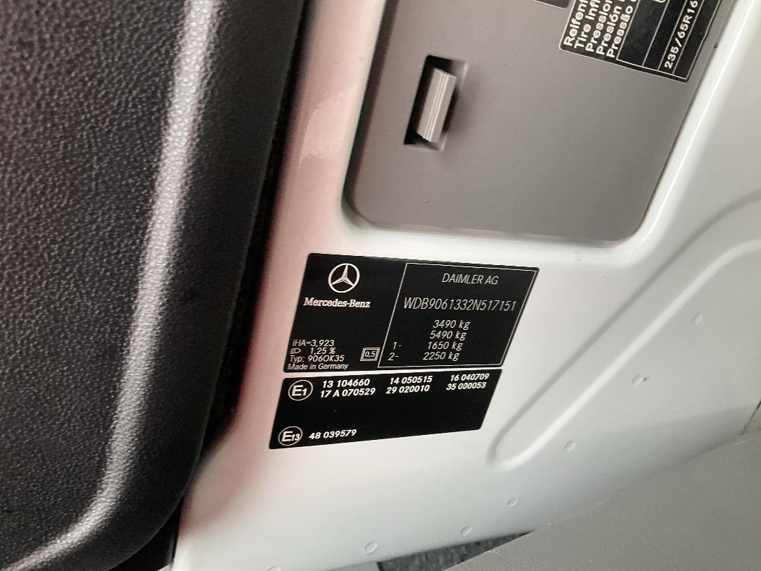 Photo '27' of Mercedes-Benz Sprinter C/C 319 CDI 3665 S Ambulance Photo '27' of Mercedes-Benz Sprinter C/C 319 CDI 3665 S Ambulance