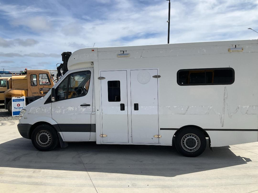 Photo '6' of Mercedes-Benz Sprinter C/C 319 CDI 3665 S Ambulance Photo '6' of Mercedes-Benz Sprinter C/C 319 CDI 3665 S Ambulance