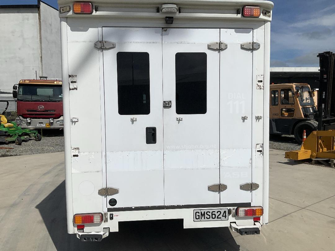 Photo '4' of Mercedes-Benz Sprinter C/C 319 CDI 3665 S Ambulance Photo '4' of Mercedes-Benz Sprinter C/C 319 CDI 3665 S Ambulance