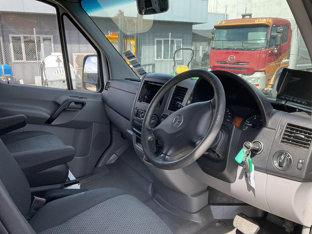 Photo '9' of Mercedes-Benz Sprinter C/C 319 CDI 3665 S Ambulance Photo '9' of Mercedes-Benz Sprinter C/C 319 CDI 3665 S Ambulance