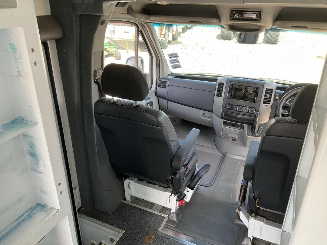 Photo '18' of Mercedes-Benz Sprinter C/C 319 CDI 3665 S Ambulance Photo '18' of Mercedes-Benz Sprinter C/C 319 CDI 3665 S Ambulance