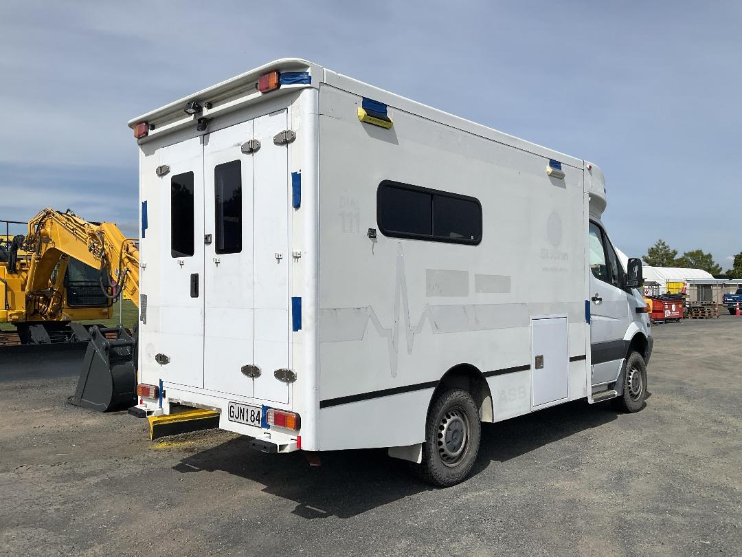 Photo '4' of Mercedes-Benz Sprinter C/C 319 CDI 3665 S Ambulance Photo '4' of Mercedes-Benz Sprinter C/C 319 CDI 3665 S Ambulance