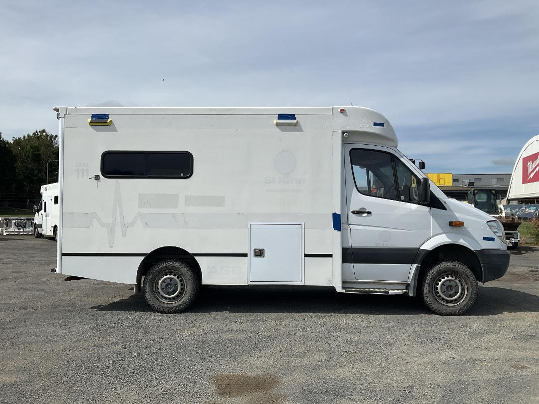 Photo '3' of Mercedes-Benz Sprinter C/C 319 CDI 3665 S Ambulance Photo '3' of Mercedes-Benz Sprinter C/C 319 CDI 3665 S Ambulance