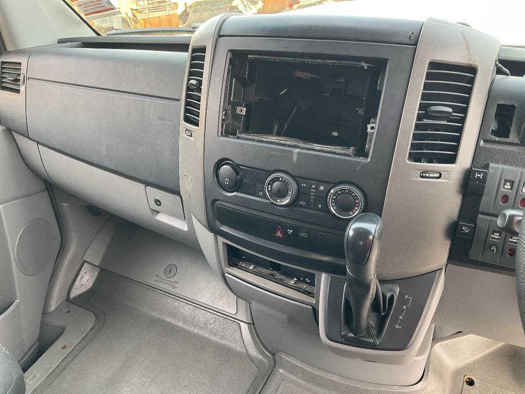 Photo '15' of Mercedes-Benz Sprinter C/C 319 CDI 3665 S Ambulance Photo '15' of Mercedes-Benz Sprinter C/C 319 CDI 3665 S Ambulance