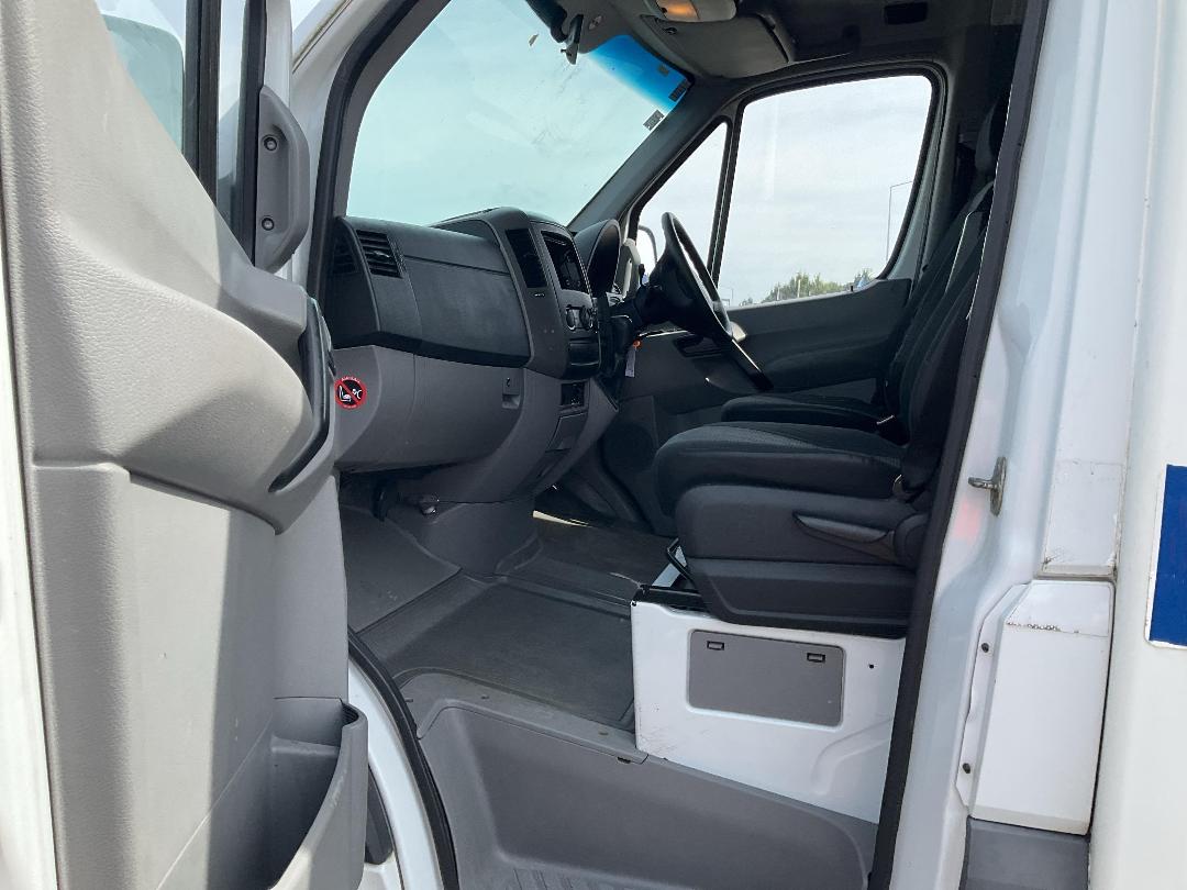 Photo '18' of Mercedes-Benz Sprinter C/C 319 CDI 3665 S Ambulance Photo '18' of Mercedes-Benz Sprinter C/C 319 CDI 3665 S Ambulance