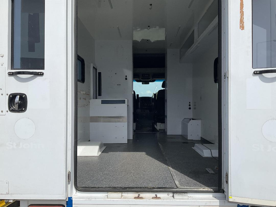 Photo '20' of Mercedes-Benz Sprinter C/C 319 CDI 3665 S Ambulance Photo '20' of Mercedes-Benz Sprinter C/C 319 CDI 3665 S Ambulance