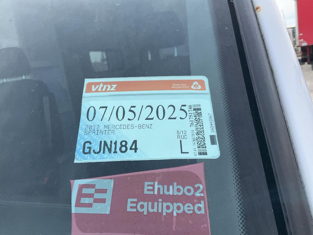 Photo '24' of Mercedes-Benz Sprinter C/C 319 CDI 3665 S Ambulance Photo '24' of Mercedes-Benz Sprinter C/C 319 CDI 3665 S Ambulance