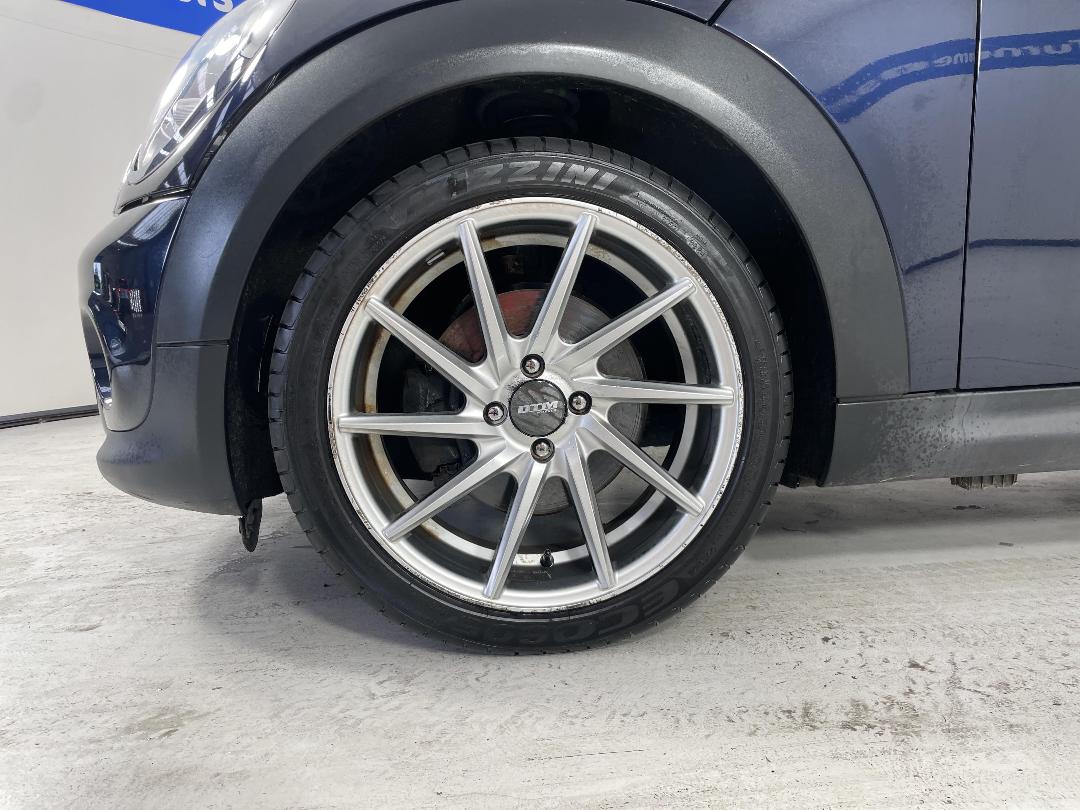 Photo '10' of Mini ONE