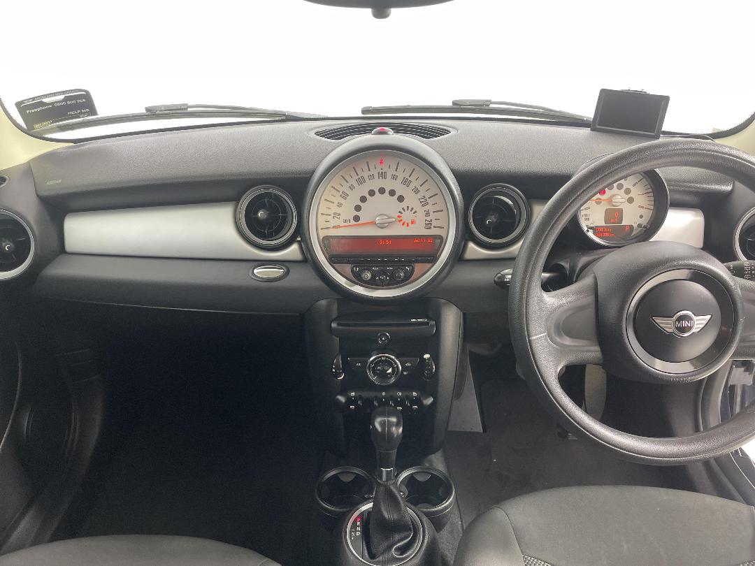 Photo '17' of Mini ONE