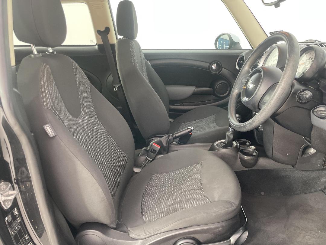 Photo '16' of Mini ONE