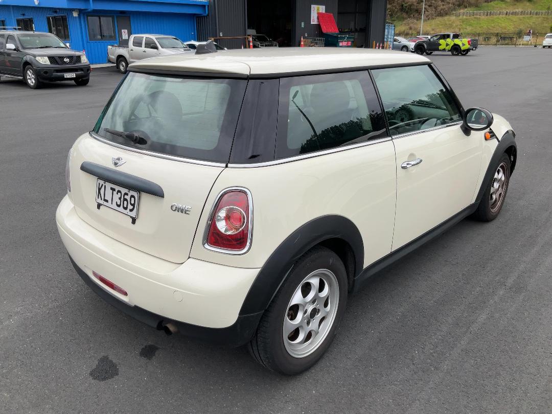 Photo '4' of Mini ONE